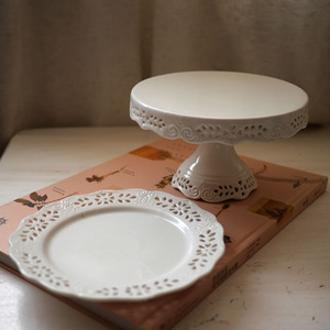 W1962法式复古陶瓷镂空雕花浪漫奶白色高脚托盘/蛋糕托盘甜品台