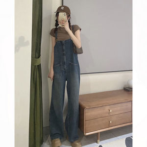 韩式牛仔背带裤女小众设计感2024新款高腰宽松直筒显瘦阔脚连体裤
