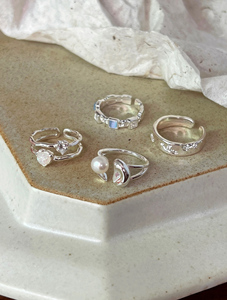 设计感的小众独特戒指珍珠2023新款爆款银素圈女生装饰清冷感指环