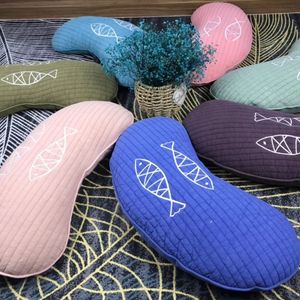 韩国纯棉砂洗单人颈椎枕月牙形学生荞麦枕芯成人助睡眠月牙枕枕套