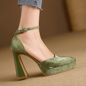 新中式绿色国风高跟鞋女夏季真皮尖头粗跟防水台一字带包头凉鞋