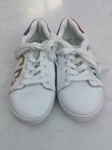 CUCCI小白鞋32码，穿过几次，已经清洗，不是正品，细节图