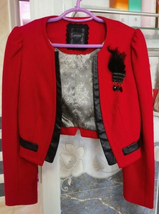 歌莉娅毛呢料，短款中国红小外套，百搭款，时尚喜庆，订婚时购买