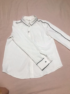 Roem罗燕白色衬衣，购于郑州二七万达
