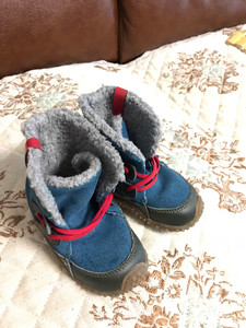 优安宝宝学步鞋冬靴，里面带毛，138码，内长13.5厘米，适