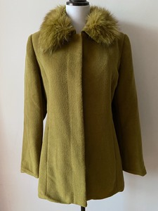 奥丹布特草绿色毛领开衫羊毛毛呢外套，不加棉有垫肩，成色如图，