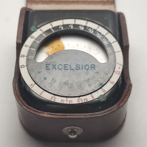 一只德国老式机械测光表