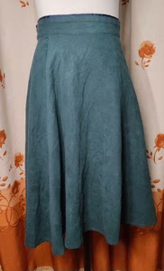 古着中古日本 墨绿色半身伞裙，像麂皮的料子，ykk拉链，腰围