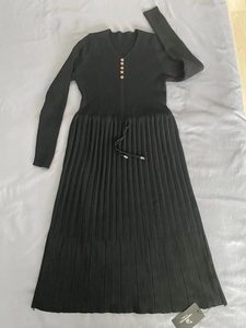 全新（有吊牌）卡丹路黑色毛衣裙F码均码160/84A，裙长1