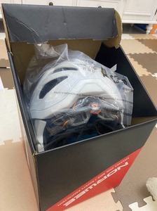 norwee平衡车头盔，完全新的，学轮滑的时候买的，结果买错