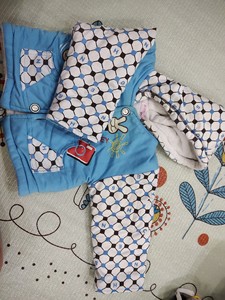 很可爱的宝宝棉衣，我家胖宝8个月时穿的，有穿着痕迹，二手闲置