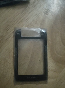 诺基亚N81手机屏幕玻璃。
