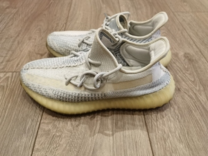 yeezy350冰蓝，43码，正品可鉴定，有购买记录没盒子了