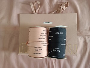 缪缪miumiu丝带，可以用来编制手工艺品，如编织钥匙扣、蝴