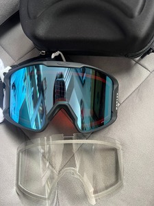 oakley滑雪镜，配眼镜盒。