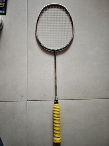 李宁羽毛球拍，型号n36，买来后就没打过，几乎全新，没有拍套