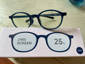 日本JINS睛姿专柜正品，儿童防蓝光眼镜，9成新