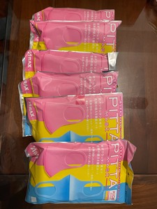 出PITTA品牌，颜色为粉色，款式为儿童口罩。每包包含3片，