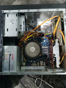 电脑主机箱一套，6核CPU处理器，具体配置看图。