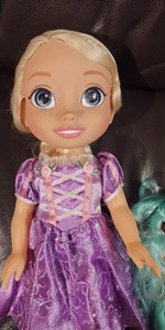 迪斯尼沙龙爱莎公主娃娃  正版的20出，脸没问题，身体被我家