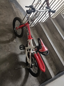 品牌儿童折叠自行车，贝嘉琦十四寸以上，适合四五岁孩子用，不出