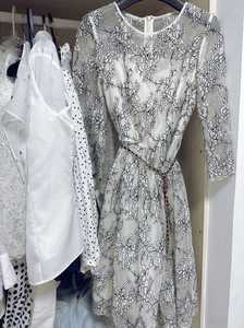 RENEEVON蕾丝连衣裙，韩国本土专柜购买，非常华丽的三层