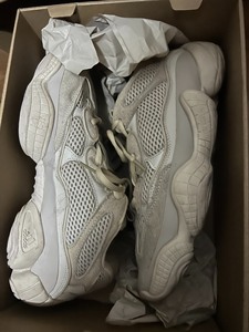 yeezy 43码 二手 厂货 上脚一次，盒子碎了配盒发出