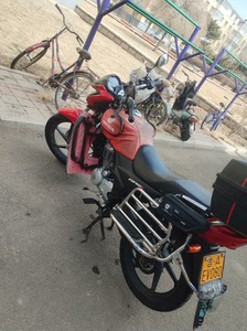 本人出售一台本田摩托车，新大洲本田150C，手续齐全，正规一