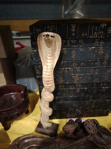 越南黄花梨蛇摆件，蛇雕件