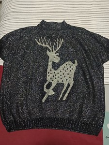 休闲宽松大码半袖套头毛衫，黑色底银丝亮线，前边针织小鹿，大码