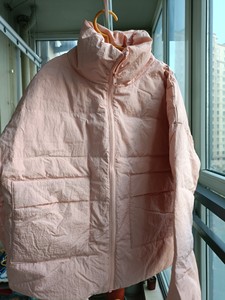 贝兹卡洛白鸭绒羽绒服，短款，165/88A，肉粉色。9.9成