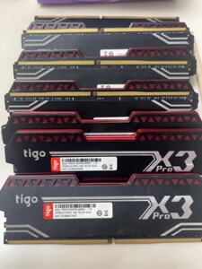 金泰克x3 PRO16g2666灯条 ddr4台式机