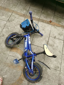 儿童自行车一辆，不带辅助轮。尺寸成色如图。娃很少骑，一直放在