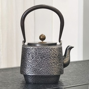 日本砂铁壶纯手工无涂层老铁壶烧水泡茶专用茶壶电陶炉四方砂铁壶