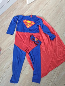 超人，奥特曼服装两套便宜出售，130以下都能穿。