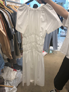 韩国代购连衣裙自己韩国买回来的，白色长裙、面料很好 贴身舒服