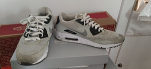 Nike air max90 灰黑白跑鞋，42码，7成新，便