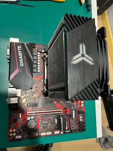 #电脑主板 出一套AMD套装 处理器2700x➕主板 技嘉B