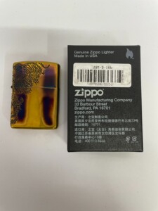 Zippo火机，ZBT-3-18b虎踞一方-烧金色。看细节可