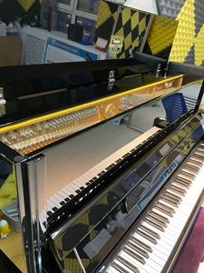 卡哇伊钢琴KU-A1，9成新，音质非常棒，专业演奏级别，功能