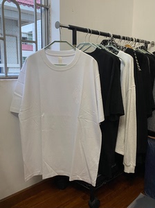白色短袖克罗心T恤 XXL一件 本人比较喜欢买衣服，没穿过的