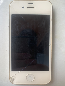 iPhone4S尸体机，屏幕好的就是外屏玻璃坏了有锁屏密码，
