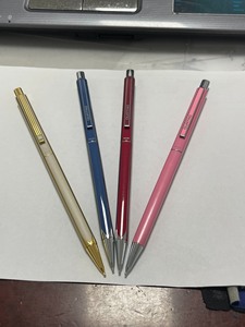 百乐quatro自动铅笔，少见的蓝灰色，0.5口径，全金属，
