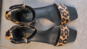 franco sarto凉鞋，豹纹马毛，包脚跟款，美码8.5