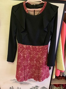 安乃安连衣裙 + 鳄鱼马甲。韩国购买 。