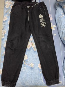 以纯男子束脚牛仔裤，xxl(180)码，裤子正常穿着一个冬天