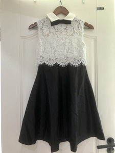 S码超仙女连衣裙，上半部分蕾丝，拼接黑色大裙摆。上下都是双层