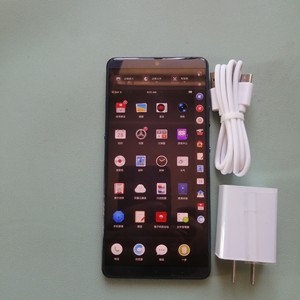 锤子坚果Pro2S手机，内存6+64GB，型号OE106