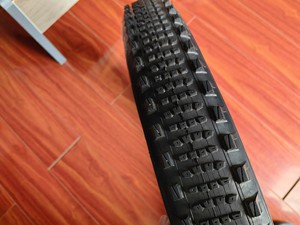 出e13山地自行车轮胎外胎，27.5×2.35，可真空，胎很