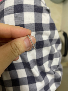 周大生排钻戒指 戒托是au750的 专柜买的 圈口是55的